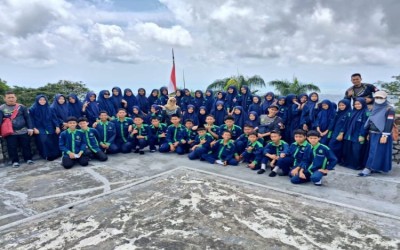 OSIM MTsN 1 Bangka Tengah Laksanakan Lawatan Sejarah ke Menumbing, Mentok Kabupaten Bangka Barat